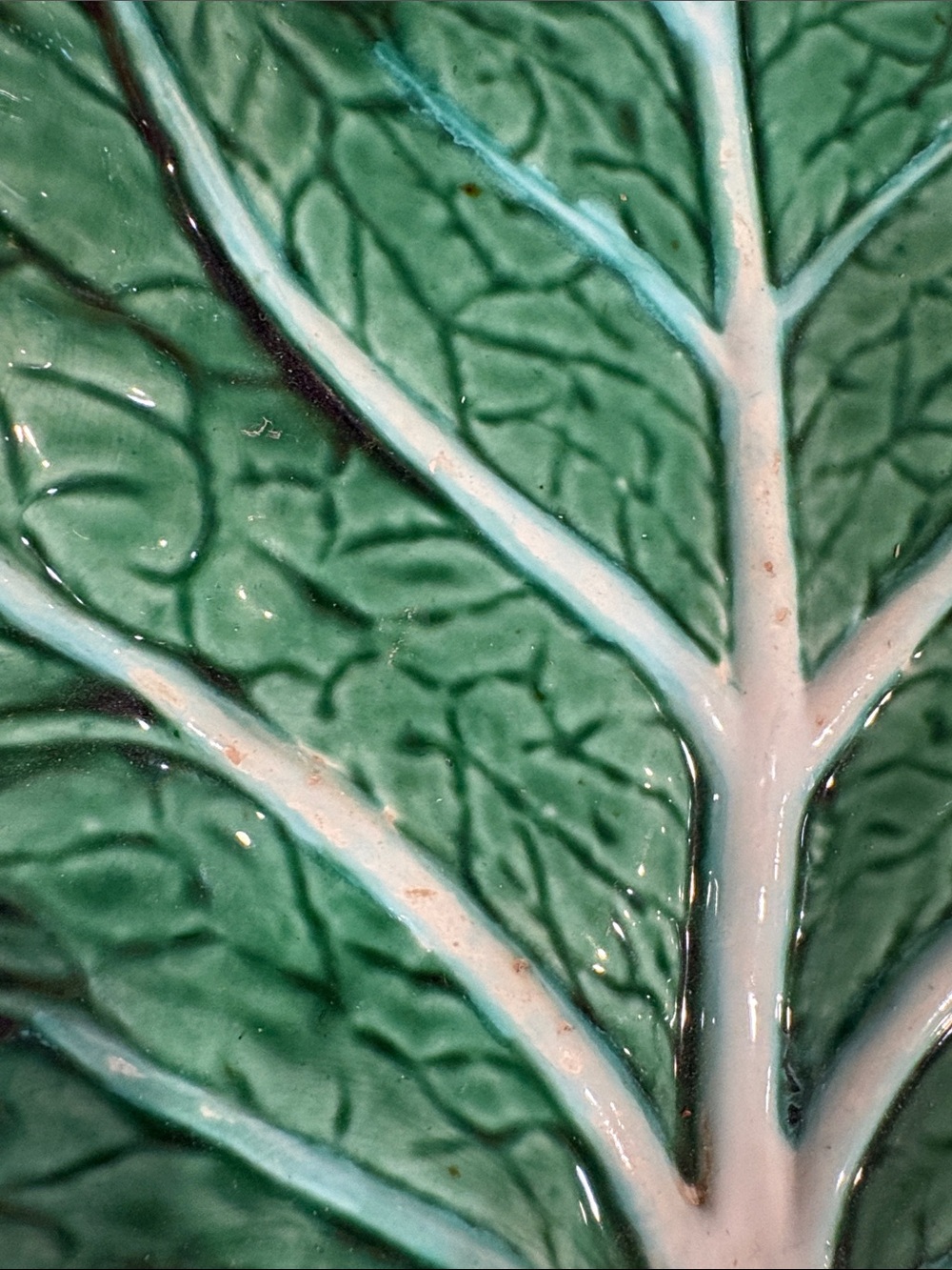 VTG- Bordallo Pinheiro Cabbage Leaf Serving Bowl - Picture 3 of 16